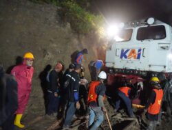Evakuasi Selesai, Jalur Maswati – Sasaksaat Kembali Dapat Dilalui: KA Pertama Melintas Pukul 03.20 WIB