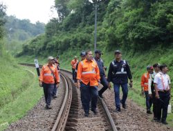 Jajaran Manajemen KAI Daop 2 Bandung Inspeksi Lintas Pastikan Keselamatan Perjalanan KA