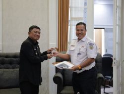 KAI Daop 2 Bandung Serahkan Bangunan Gardu Jaga Perlintasan Sebidang Kepada Pemkab Garut