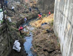 Lewat Aksi BEWASA, PT Len Industri Ajak Warga Bergerak Bersihkan Sungai dari Sampah