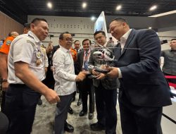 Menko PMK Pratikno Tinjau Produk Unggulan PTDI pada Hari Pertama Pameran IISAR 2026