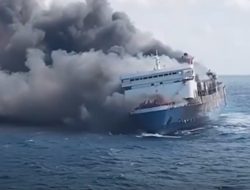 Kapal Ferry Mutiara Sentosa II Terbakar di Perairan Utara Kabupaten Sumenep Jatim