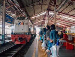 Semarak HUT ke-81 RI, KAI Commuter Hadirkan Tarif Spesial Rp8 untuk Commuter Line di Seluruh Area Layanan