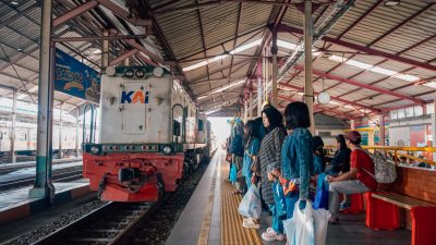 Semarak HUT ke-81 RI, KAI Commuter Hadirkan Tarif Spesial Rp8 untuk Commuter Line di Seluruh Area Layanan