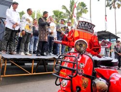 Komunitas Vespa Peringati HUT RI dengan Menggelar Kirab Merah Putih