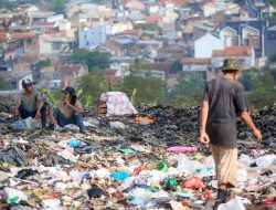 Bakar Sampah Sembarangan Bisa Berdampak Fatal